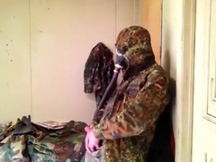 ekstase in flecktarn, gummi, gasmaske