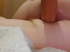Dildo lube gush