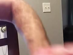 Muscle guy cumming