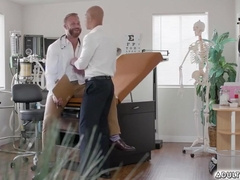 Muscular Dr Brogan Fucked His Boyfriend - Zario Travezz