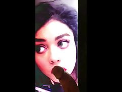 Facial cum tribute - Sarah Hyland 2