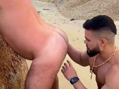 I invited the rich stud Marlon to poke some booties on the naturist beach in Florianópolis.