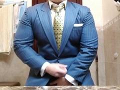 Str8 daddy jerking off in suit 7