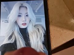 Loona kim lip cumtribute