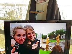 Cute Karlijn smiles for her cumm tribute!