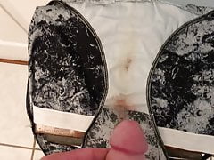Cum on wifes dirty panties