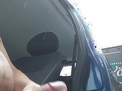 I jerk off and cum my semen in front of the truckers