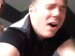 Abuelito Folla a un Jovencito Sin Condón