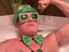 Here st. patrick’s day solo scene