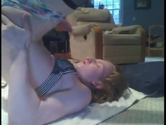 Nice sissy jerks off on her own face