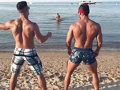 twerkin at the beach gymbunnies