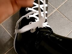 Undressing latex converse sneakers, latex stockings and latex toe socks - So sweaty!