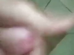 Punheta no chuveiro