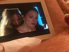 Jerking off and cumming to Amanda Seyfried & Julianne Moore