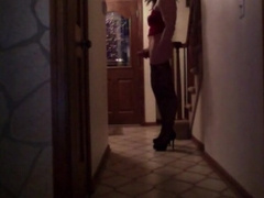 CD Ashlee waiting for pizza delivery in her high heels! 4