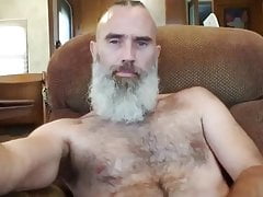 fit hairy bearded daddy pumps his nut out