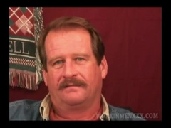 Mature Amateur Cal Beats Off