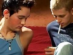 Twinks smoking during a blowjob foreplay and balls deep riding