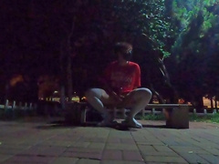 Studs in white stocking fap and finish off in the park, many passersby are observing