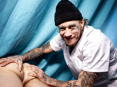 Dude who usually tops ends up bottoming big time