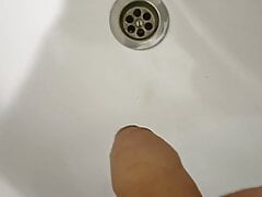 Jerk off at work in the sink