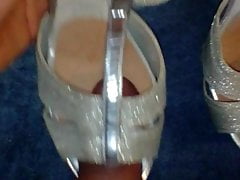 Hermosos tacones altos plata shoejob 2