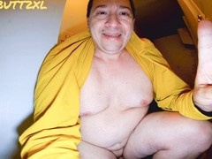 Philly babe Biggbutt2xl takes on a BBC in a North Philly stairwell