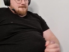 Gamer Boy enjoys to jerk to much!