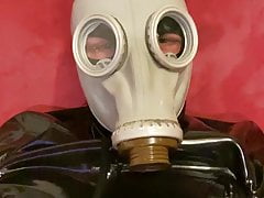 Ich mit meiner neuen Gasmaske