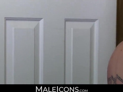 MaleIcons.com - Hugh Hunter's athlete's quest to conquer the flawless cock-squeezing bootie