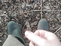 quick cum outdoors