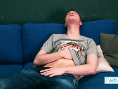 Pretty Twunk Ethan O Sates His Culo & Shaft At Same Time!