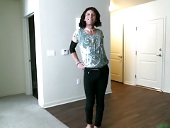 Cougar tranny strips her skinny jeans