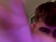 Il me taille une cock contre de l’argent