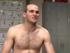 Tattooed wrestling hunk gets pinned