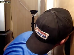 Gray gaydaddy giving head and tugjob to gloryhole top