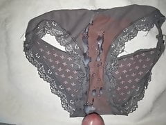 Cum in aunt clean panties - Sperma u ujninim cistim gacicama