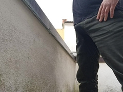 pissing in my trousers seeing from the balcony