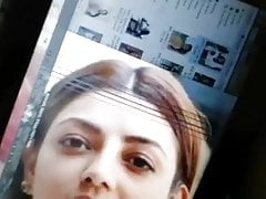 Cum On split Kajal agarwal