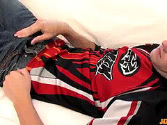 Twink drains off while screwing himself with monster fake penis