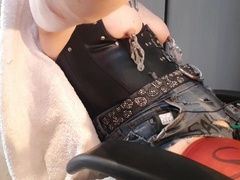 CD Victim Pig draining his sissy pearl