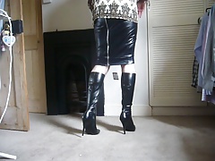 6inch knee boots with wet look hobble dress