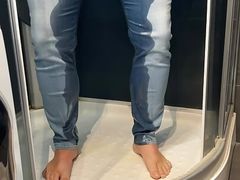 Huge piss in pants