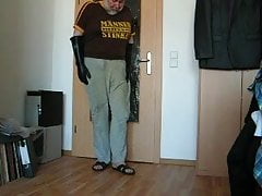 PISS - PISSE: piss desperation b: in die Jogginghose pissen