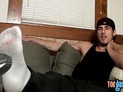 Studs strip and jerk off together after sensual foot massages