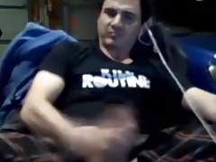 Wanking in the basement 131017