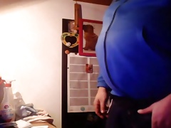 italian chubby cums on cam