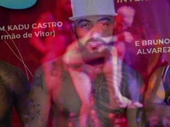 Off The Hook dialogue with sex industry star Vitor Guedes on PapoMix