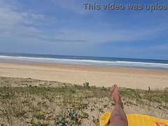 bare outdoor fap at the public beach