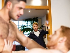 Dato Foland lets pasty Leander ride his hard cock